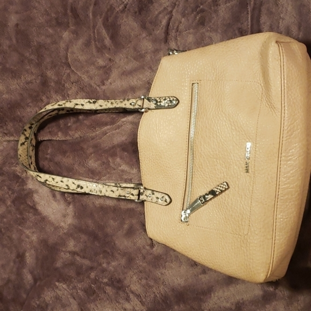 Max‎ studio purse